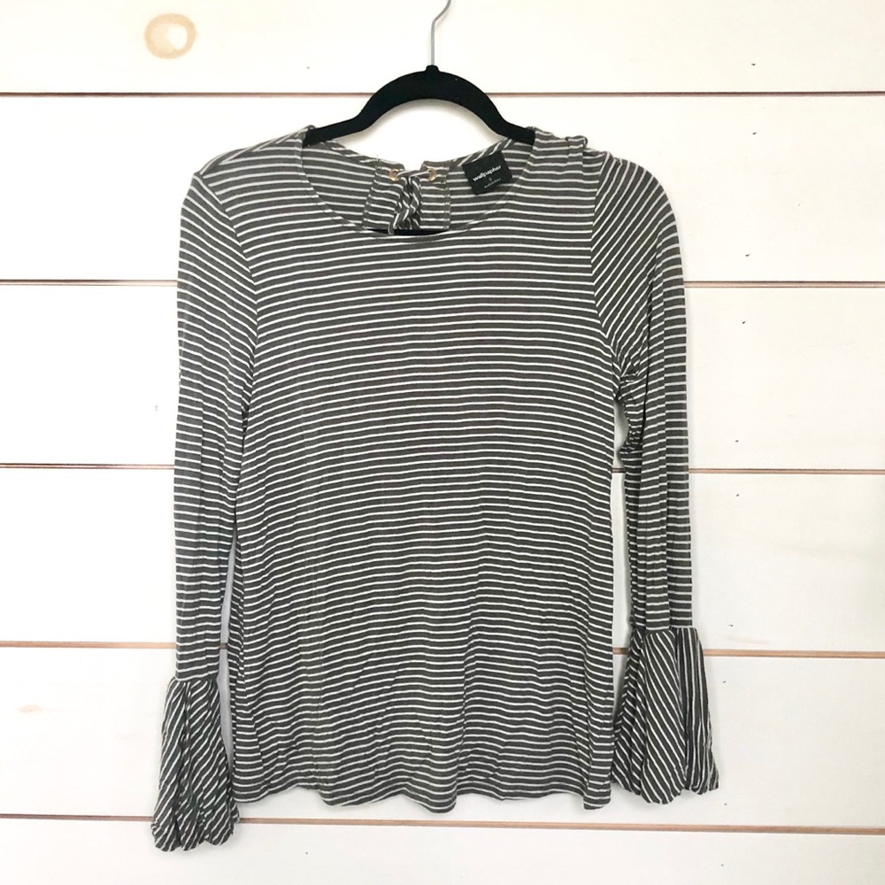 Wallpapher striped shirt